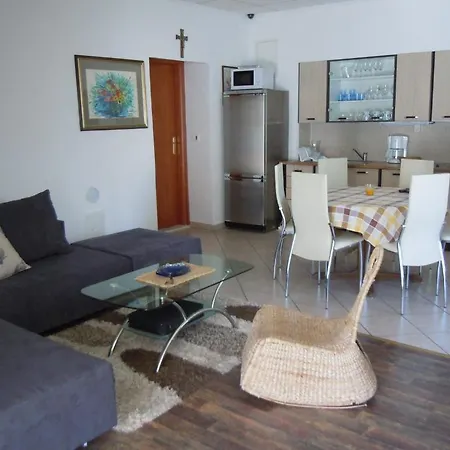 Busola Apartment *